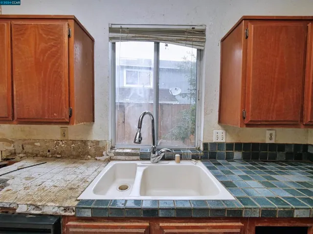 1050 Pueblo Court, Vallejo, California 94591-7809