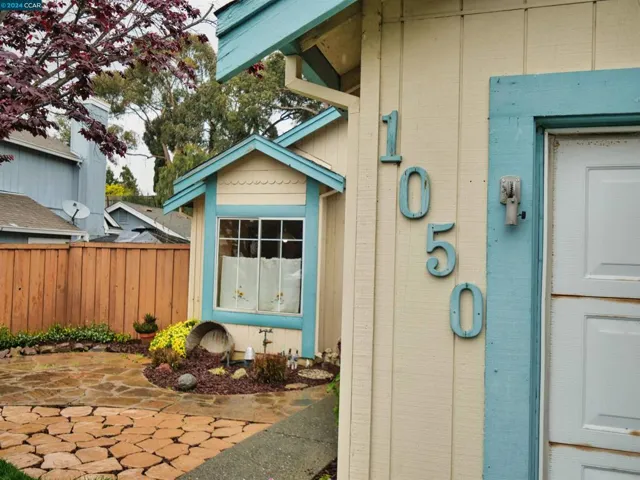 1050 Pueblo Court, Vallejo, California 94591-7809