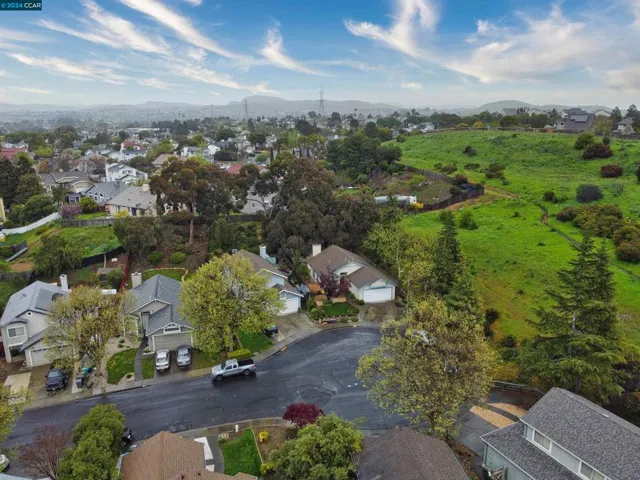 1050 Pueblo Court, Vallejo, California 94591-7809