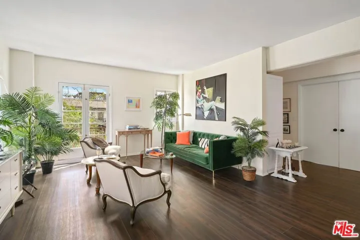 109 N Sycamore Avenue 204, Los Angeles, California 90036