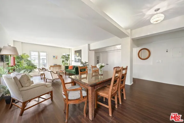 109 N Sycamore Avenue 204, Los Angeles, California 90036