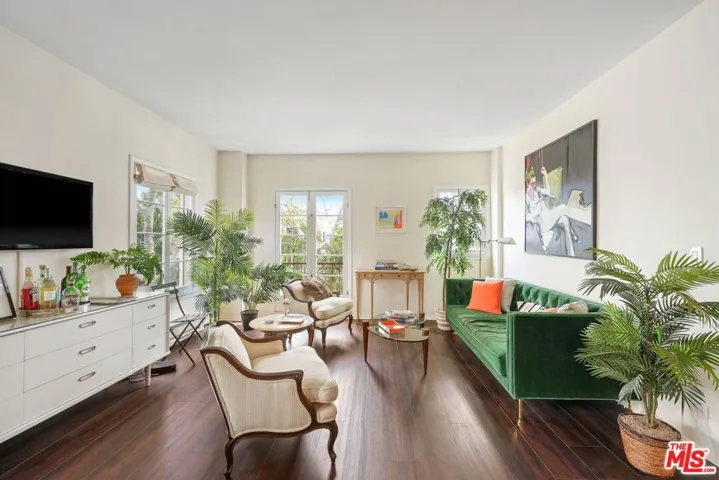 109 N Sycamore Avenue 204, Los Angeles, California 90036