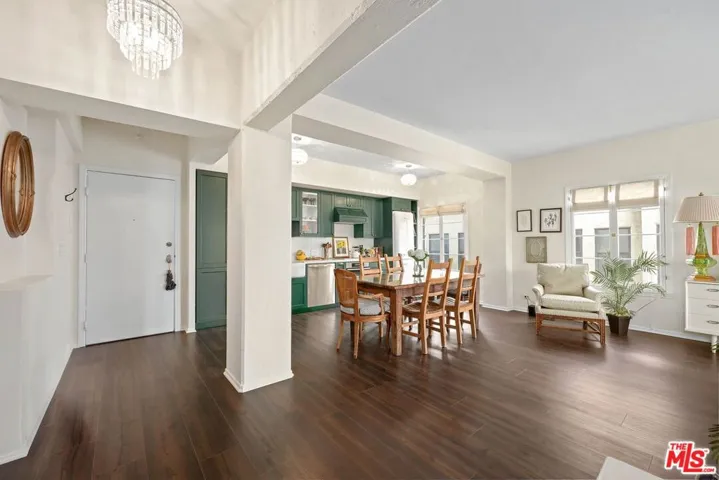 109 N Sycamore Avenue 204, Los Angeles, California 90036
