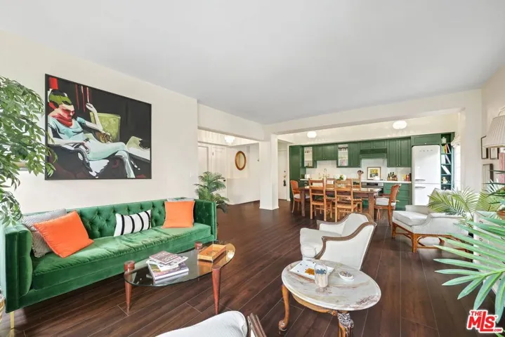 109 N Sycamore Avenue 204, Los Angeles, California 90036