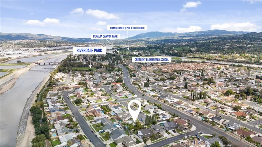 Walking Distance to Riverdale Park, Bike Trails that you can ride all the way to the Beach