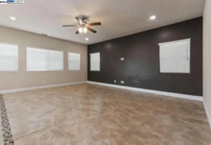 2130 W Bryman St, Hanford, California 93230