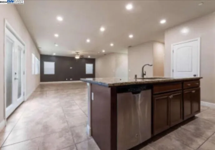 2130 W Bryman St, Hanford, California 93230