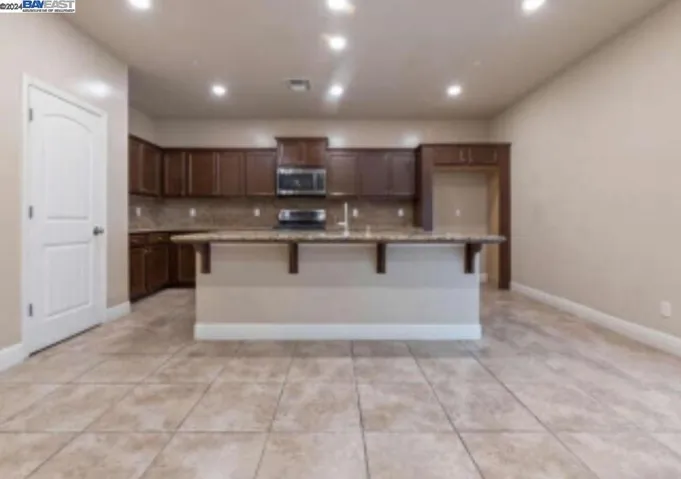 2130 W Bryman St, Hanford, California 93230