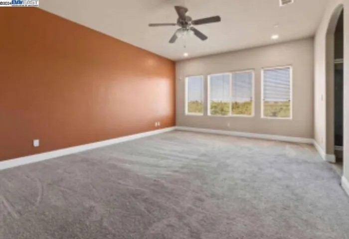 2130 W Bryman St, Hanford, California 93230