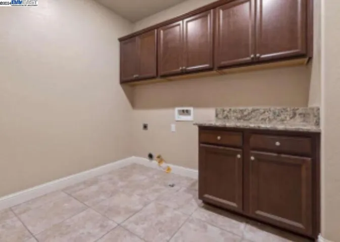 2130 W Bryman St, Hanford, California 93230