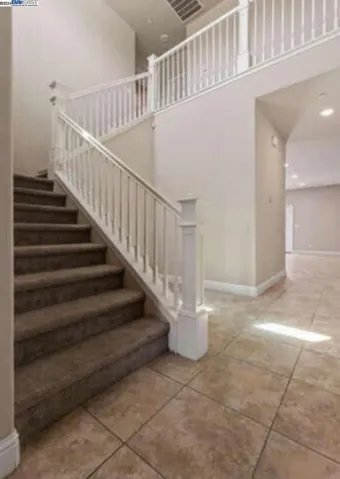 2130 W Bryman St, Hanford, California 93230