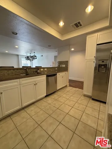7249 Franklin Avenue 204, Los Angeles, California 90046