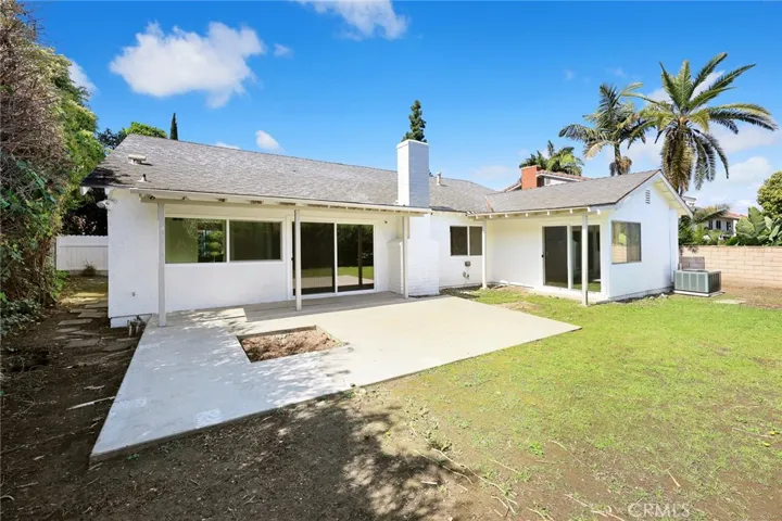 Large backyard for the perfect family gatherings