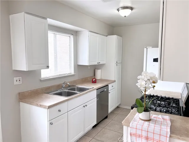 14299 La Paz Drive U33a, Victorville, California 92395