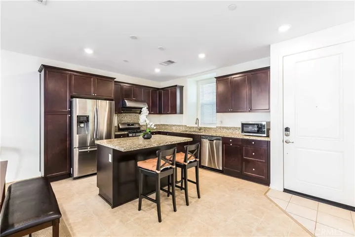 5910 Sendero Avenue, Eastvale, California 92880