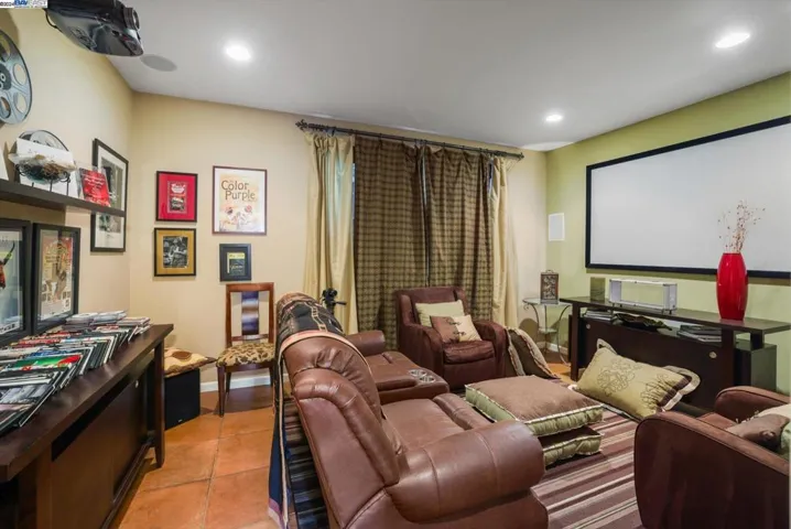 2706 Montego Bay St, Pittsburg, California 94565