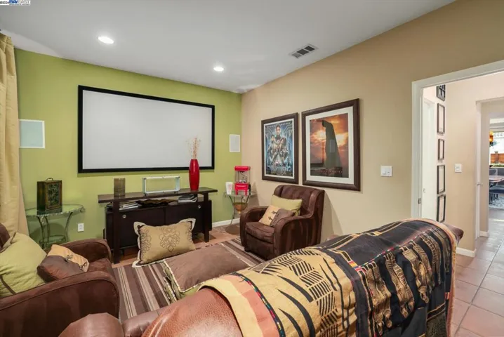 2706 Montego Bay St, Pittsburg, California 94565