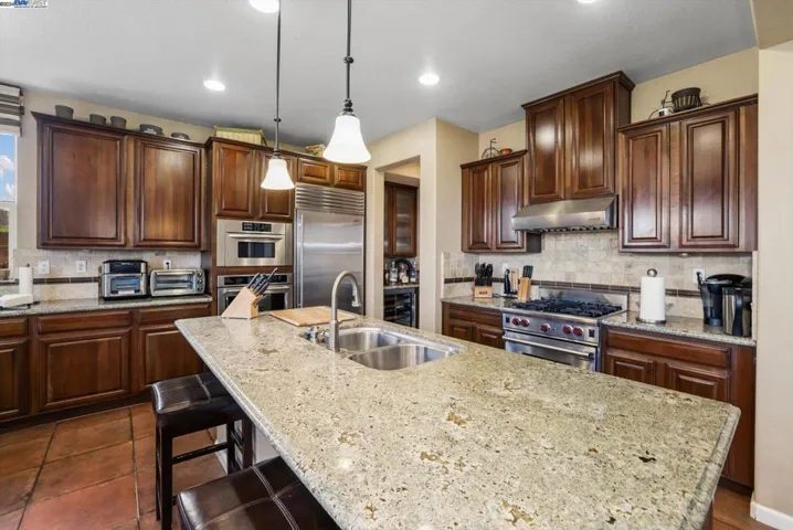 2706 Montego Bay St, Pittsburg, California 94565