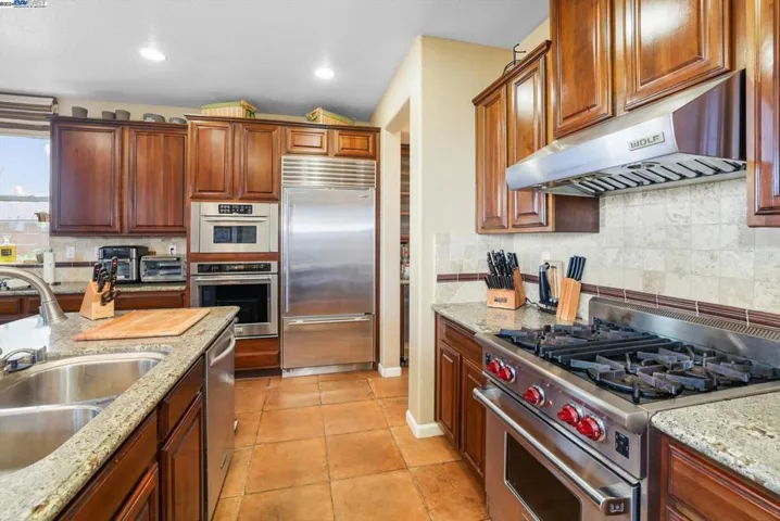 2706 Montego Bay St, Pittsburg, California 94565