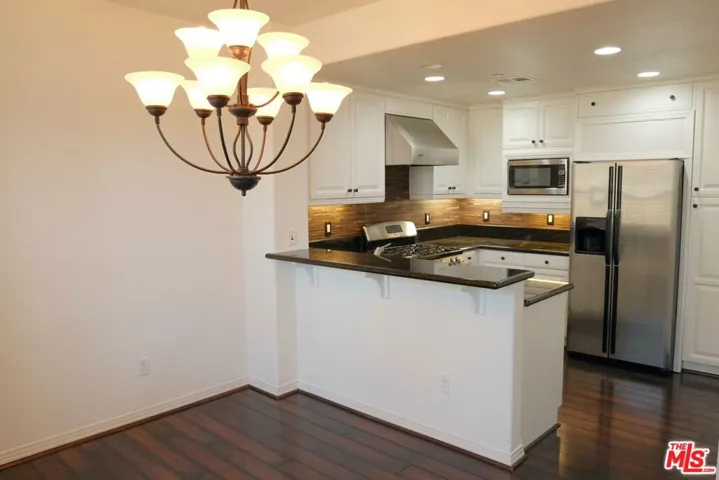 2460 E Villa Street 8, Pasadena, California 91107