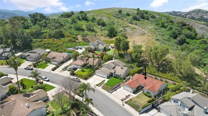 Great Location Surrounded by Lush Greenery