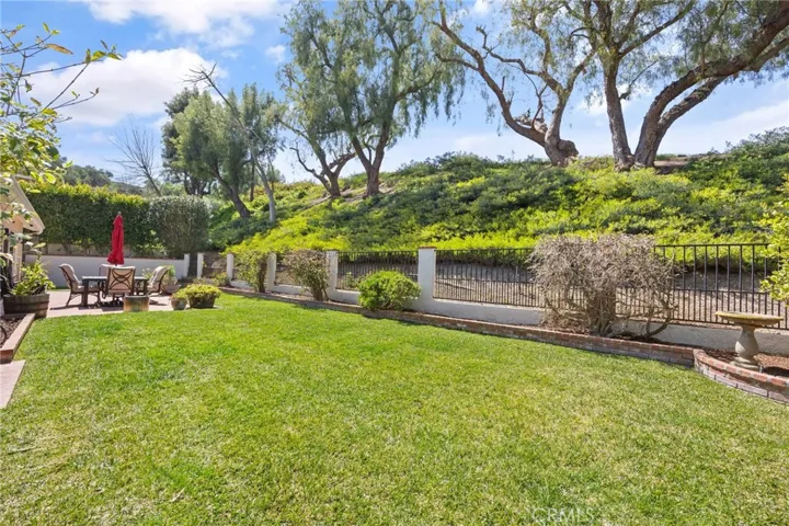Beautiful Hillside Maintained by HOA