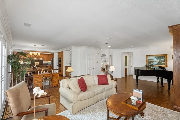 Open layout to the kitchen and dining nook.