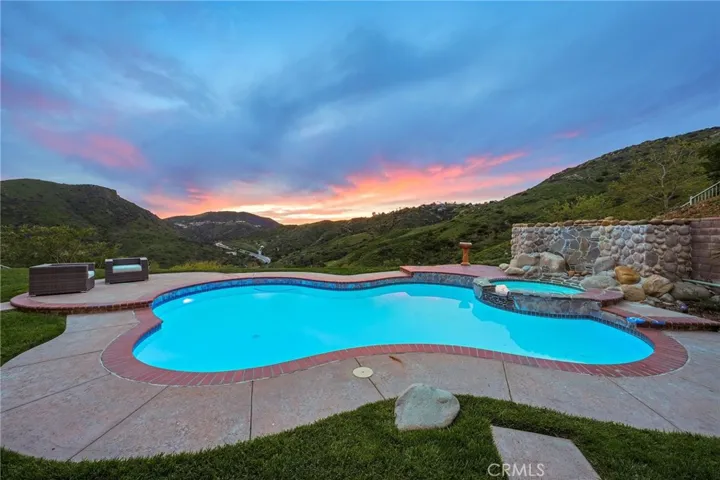 7517 Wiscasset Drive, West Hills, California 91304