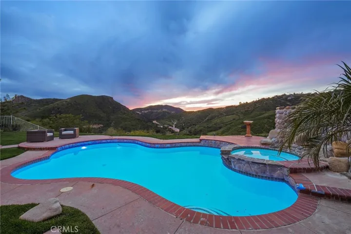 7517 Wiscasset Drive, West Hills, California 91304