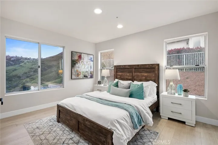 7517 Wiscasset Drive, West Hills, California 91304