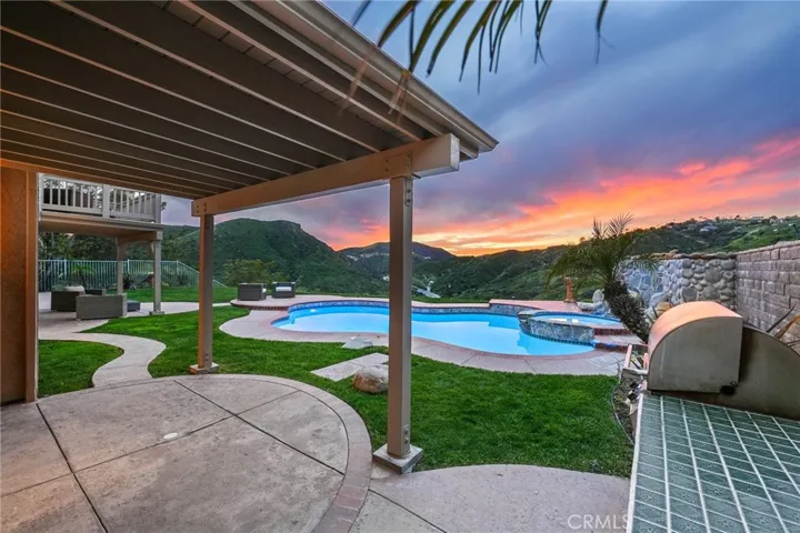 7517 Wiscasset Drive, West Hills, California 91304