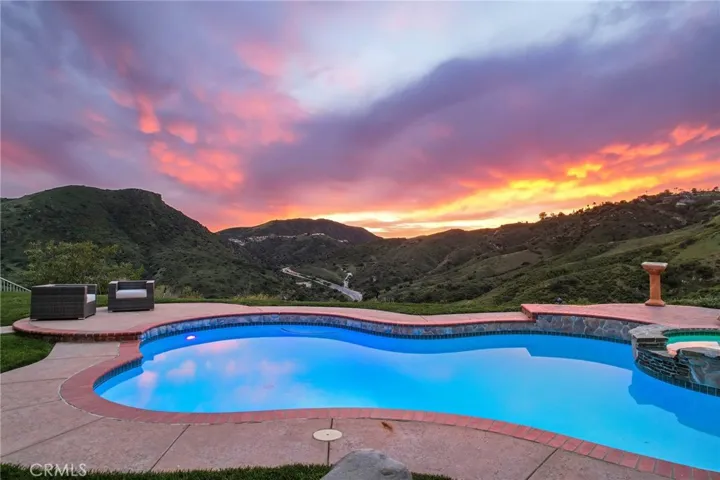 7517 Wiscasset Drive, West Hills, California 91304