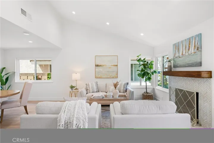 This 4 bed, 3 bath home has 2 beds and 2 bathrooms downstairs.