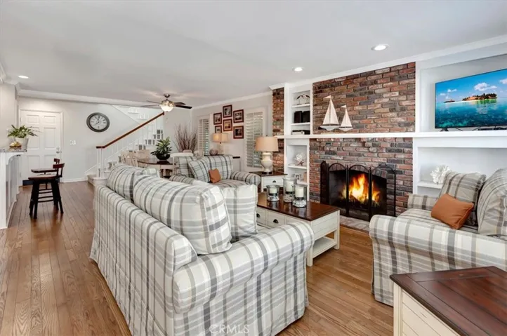123 E Bay Avenue, Newport Beach, California 92661