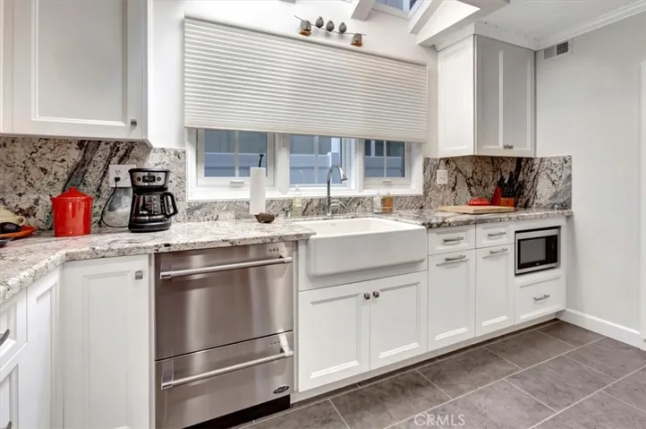 123 E Bay Avenue, Newport Beach, California 92661