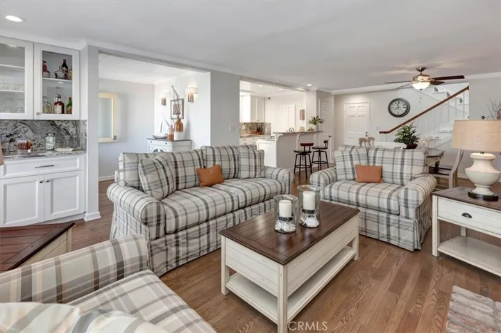 123 E Bay Avenue, Newport Beach, California 92661