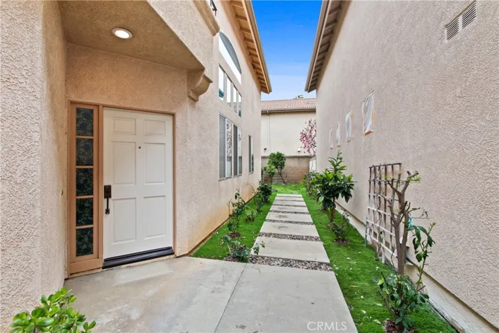 738 Orchard Loop, Azusa, California 91702