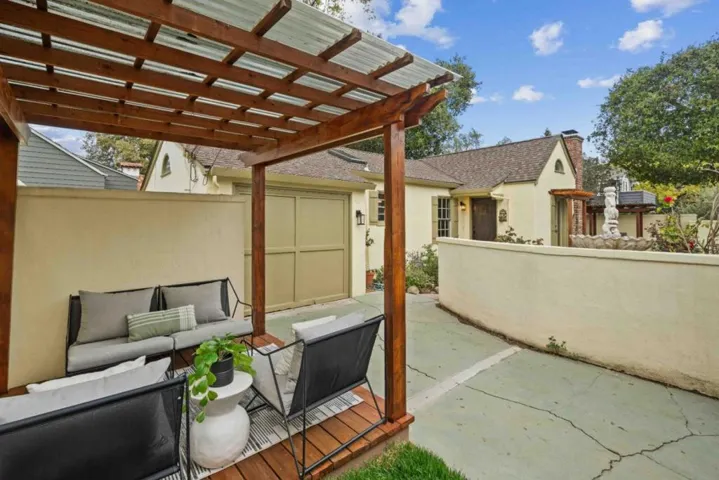 2231 Dartmouth Street, Palo Alto, California 94306