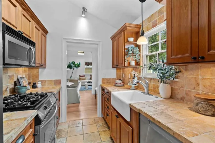 2231 Dartmouth Street, Palo Alto, California 94306