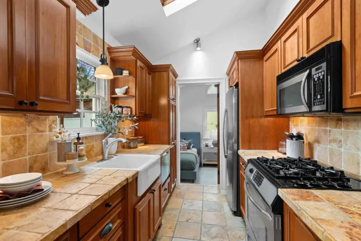 2231 Dartmouth Street, Palo Alto, California 94306
