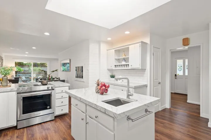 3712 Seven Hills Road, Castro Valley, California 94546