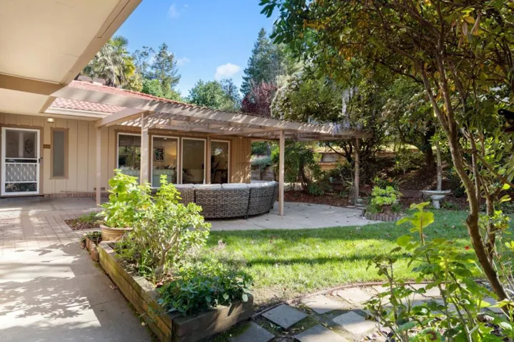 3712 Seven Hills Road, Castro Valley, California 94546