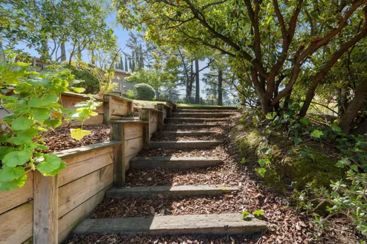 3712 Seven Hills Road, Castro Valley, California 94546