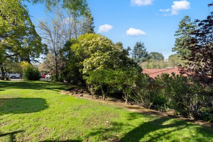 3712 Seven Hills Road, Castro Valley, California 94546