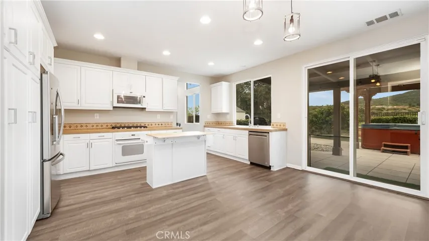 33680 Harvest Way E, Wildomar, California 92595