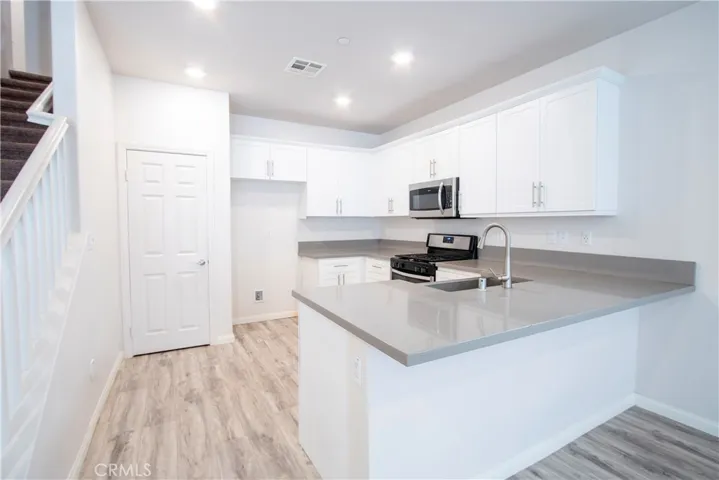 14717 W Rose Lane, Van Nuys, California 91405