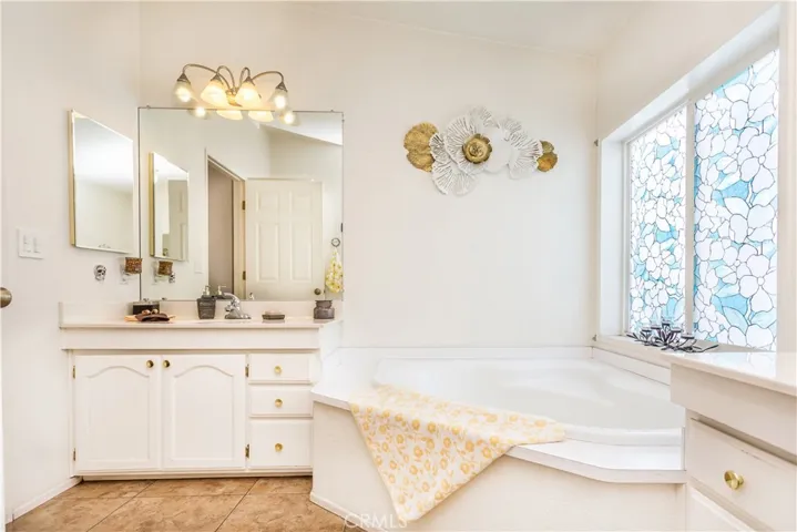 61 Malaga 61, Tustin, California 92780