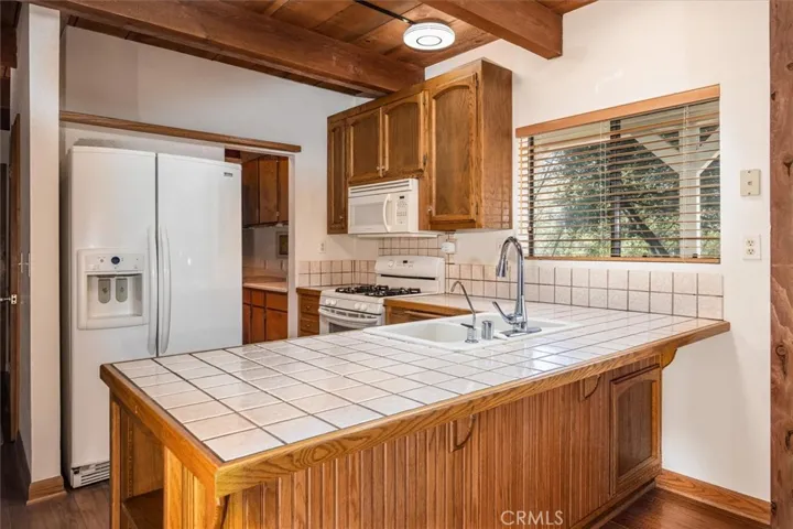 37934 China Creek Road, Oakhurst, California 93644