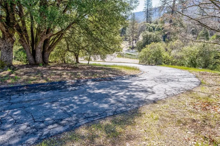 37934 China Creek Road, Oakhurst, California 93644