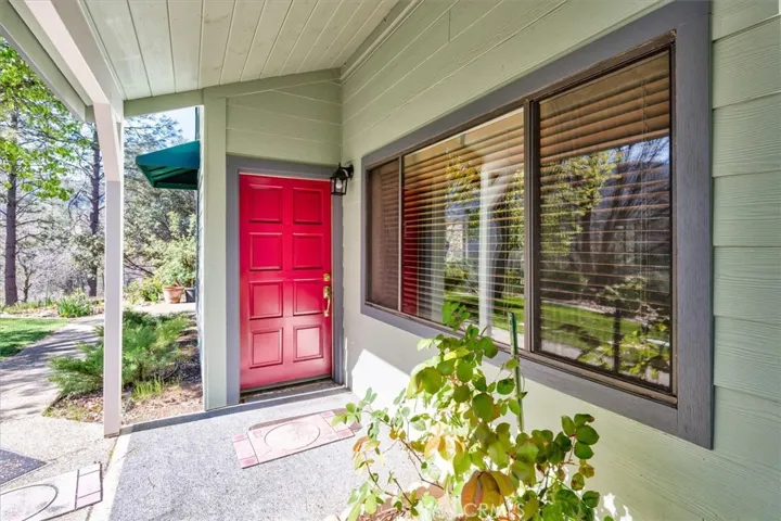 37934 China Creek Road, Oakhurst, California 93644